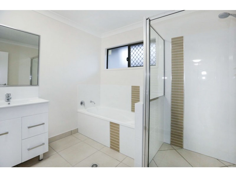 43 Roosevelt Loop, Mount Louisa QLD 4814