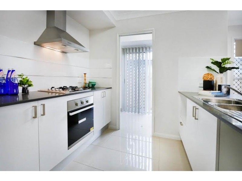 33 Roosevelt Loop, Mount Louisa QLD 4814