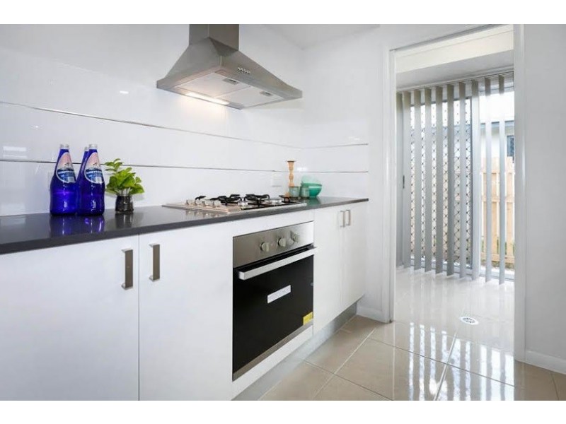 33 Roosevelt Loop, Mount Louisa QLD 4814