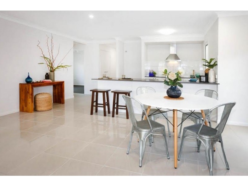 33 Roosevelt Loop, Mount Louisa QLD 4814