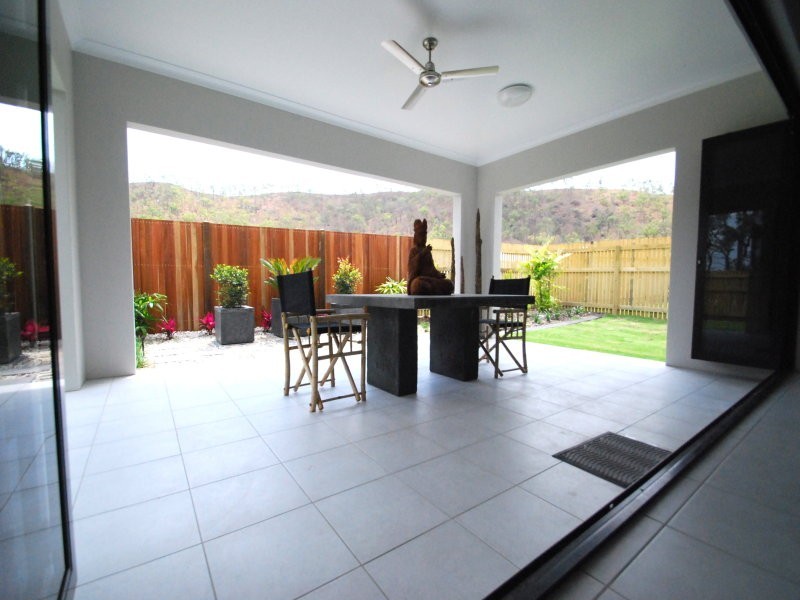 11 Truman Way, Mount Louisa QLD 4814