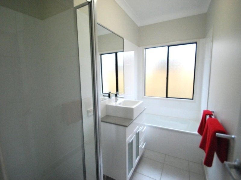 11 Truman Way, Mount Louisa QLD 4814