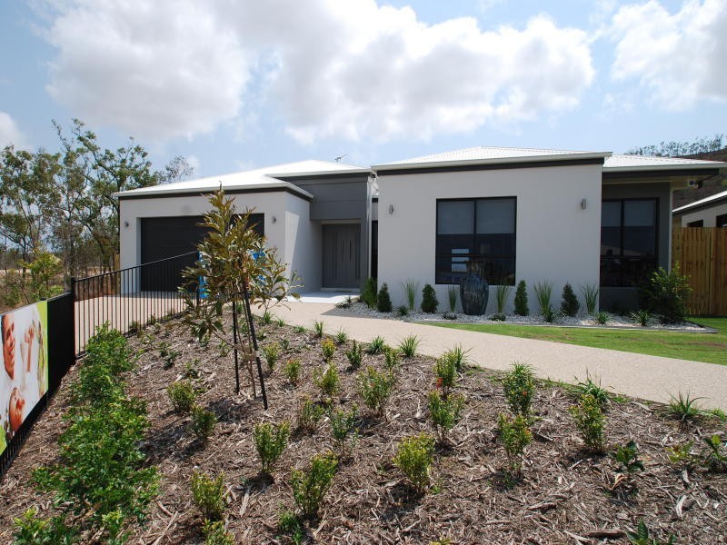 11 Truman Way, Mount Louisa QLD 4814