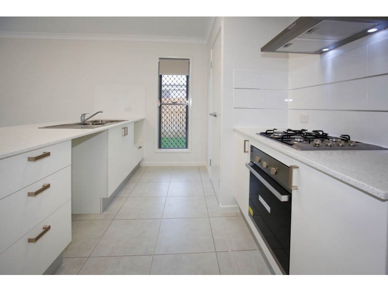 12 Cranbourne Street, Shaw QLD 4818