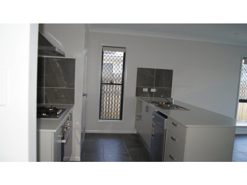 4 Delaware Green, Mount Louisa QLD 4814