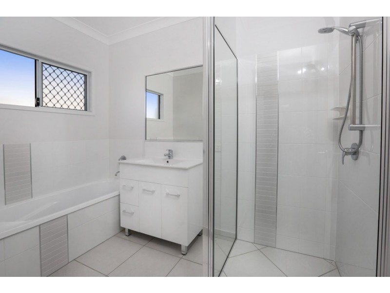 2/56 Gadsden Loop, Mount Louisa QLD 4814