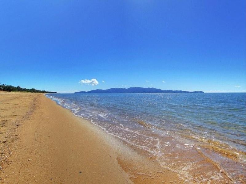 1/5 The Esplanade, Pallarenda QLD 4810