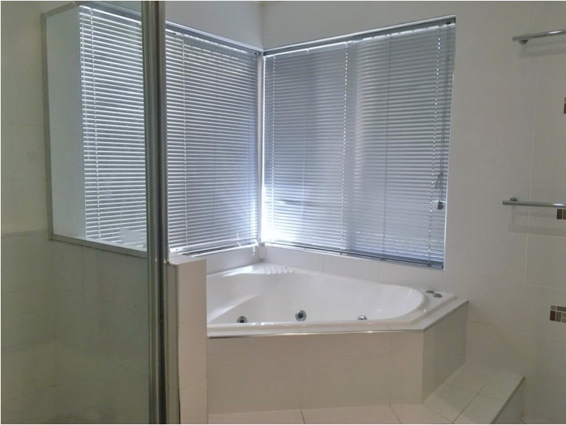 6 Girraween Avenue, Douglas QLD 4814