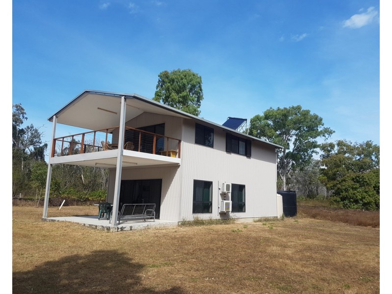 494 Cape Cleveland Road, Cape Cleveland QLD 4810