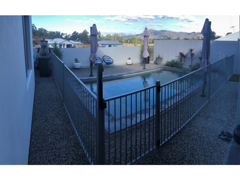 37 Zoe Court, Mount Louisa QLD 4814