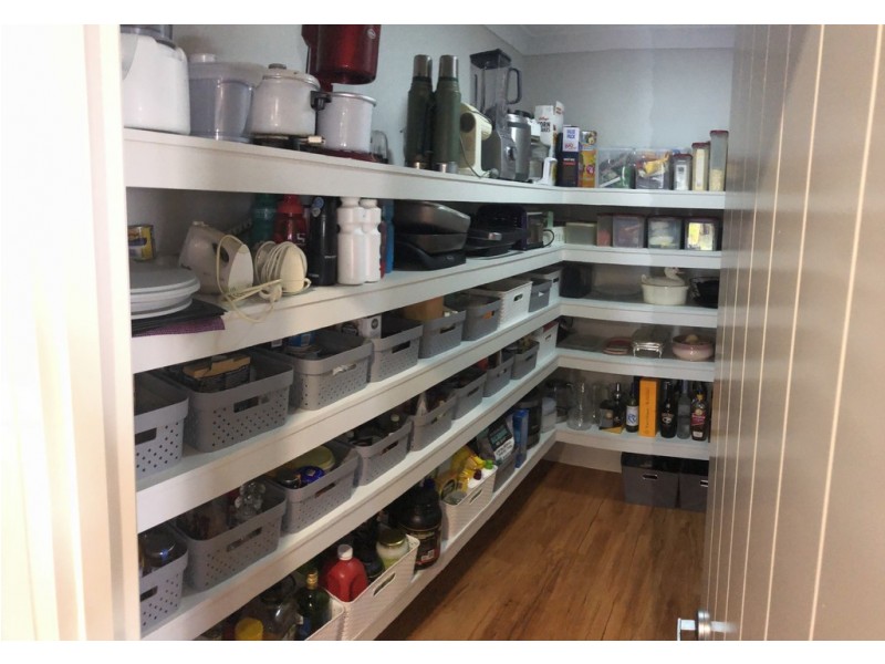 37 Zoe Court, Mount Louisa QLD 4814