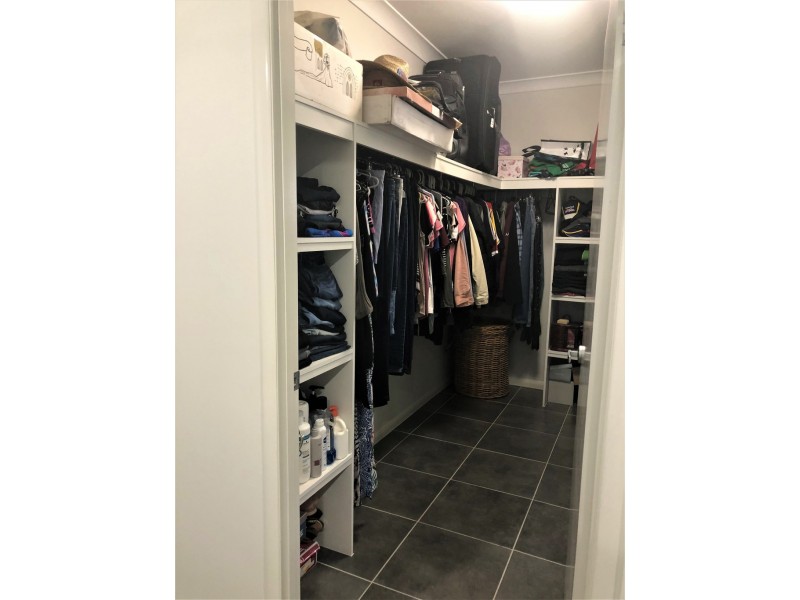 37 Zoe Court, Mount Louisa QLD 4814