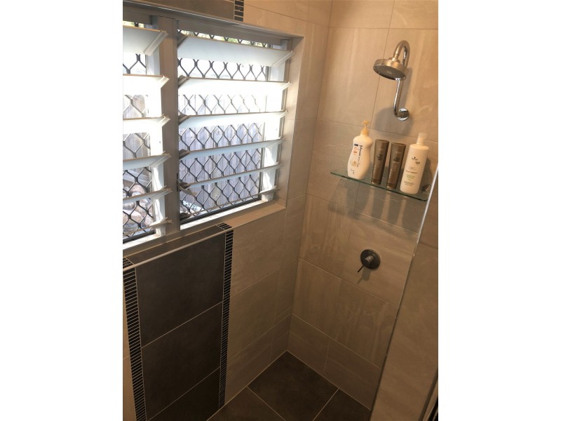 37 Zoe Court, Mount Louisa QLD 4814