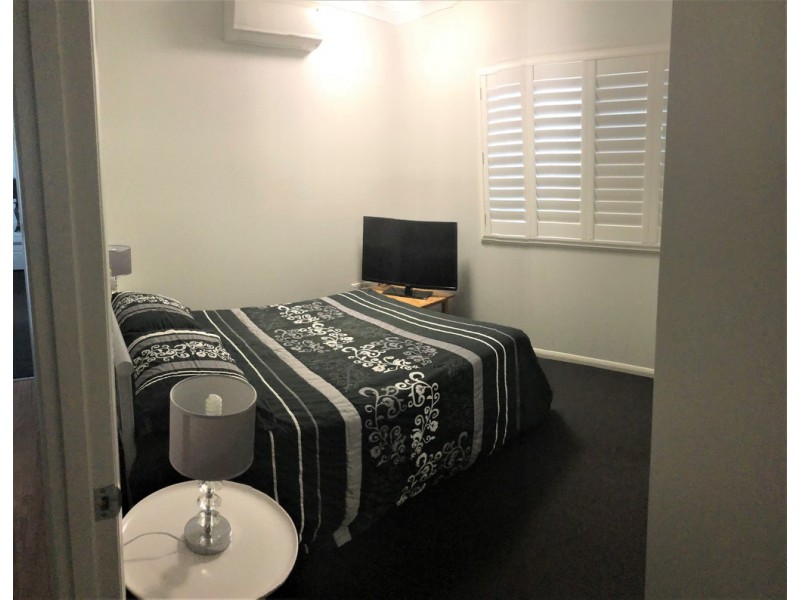 37 Zoe Court, Mount Louisa QLD 4814