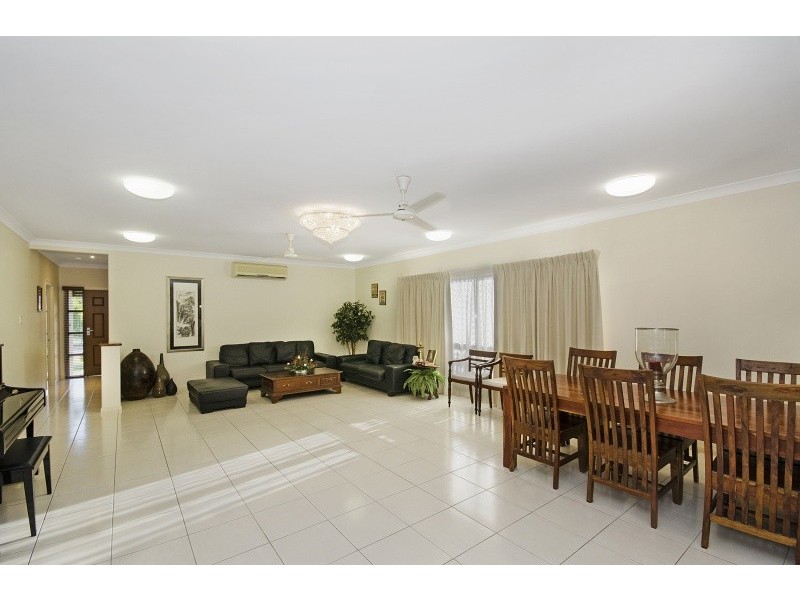 9 Sheerwater Parade, Douglas QLD 4814