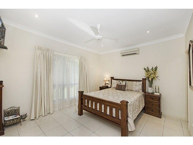 9 Sheerwater Parade, Douglas QLD 4814