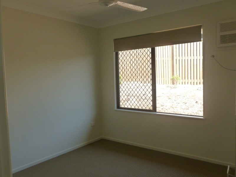 Bushland Beach QLD 4818