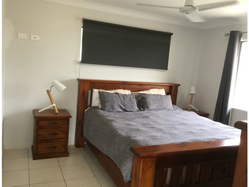 Bushland Beach QLD 4818