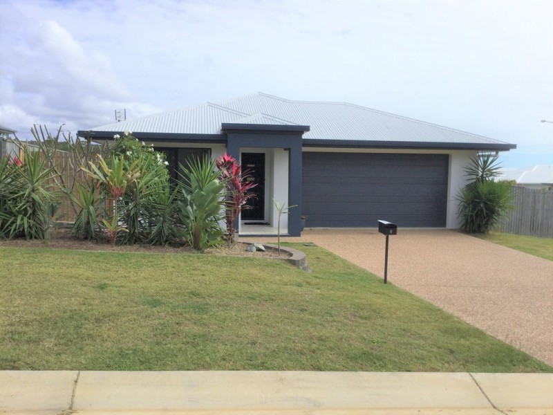 Bushland Beach QLD 4818