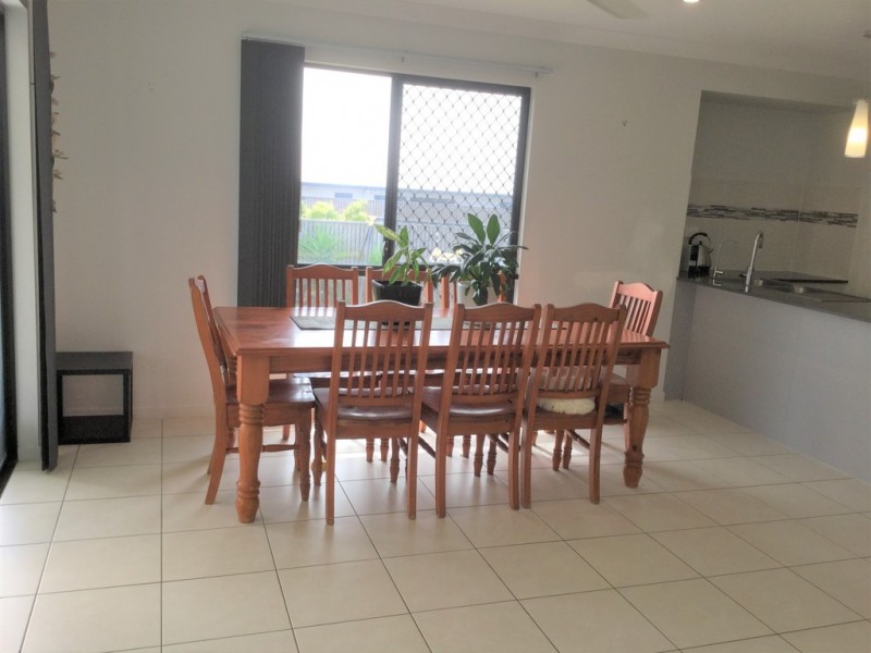 Bushland Beach QLD 4818
