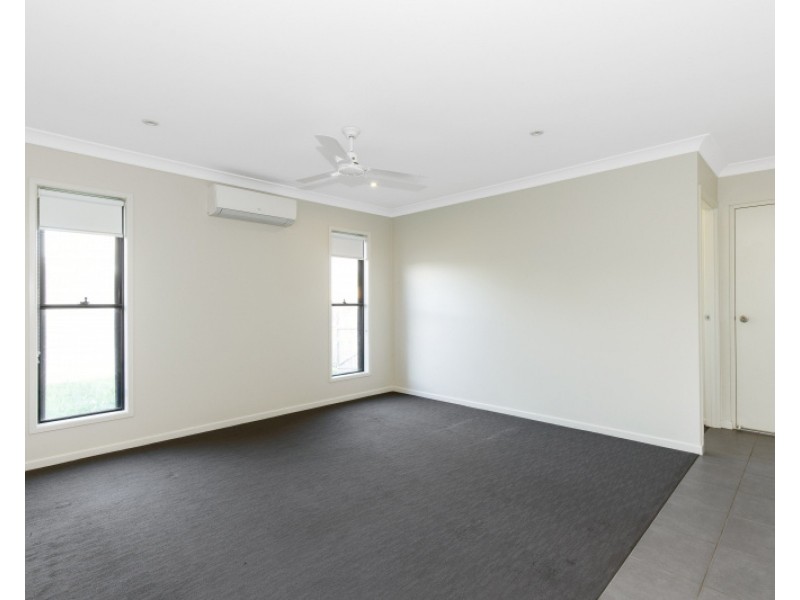 11 Smugglers Cove, Mount Low QLD 4818