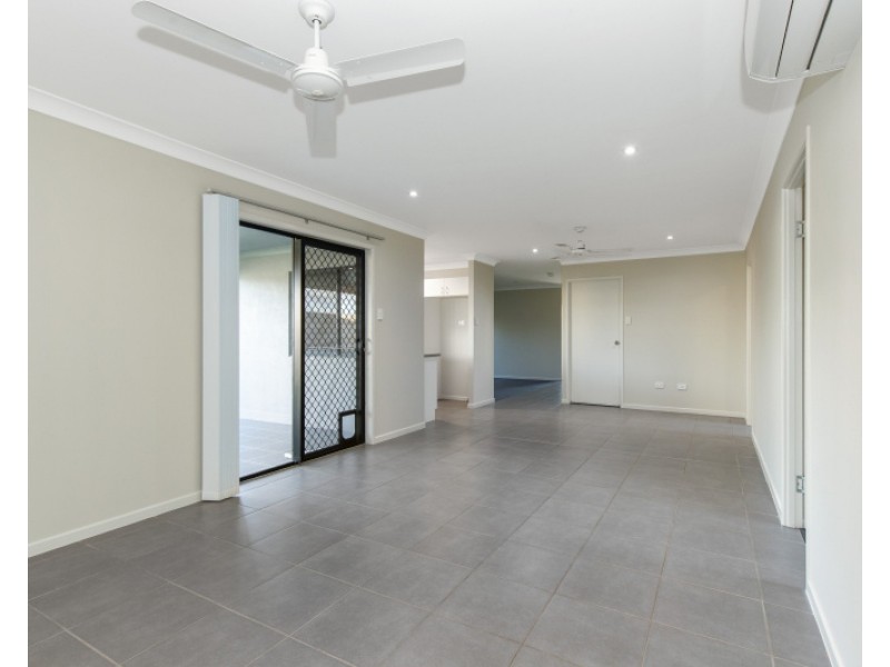 11 Smugglers Cove, Mount Low QLD 4818