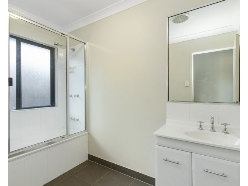 11 Smugglers Cove, Mount Low QLD 4818