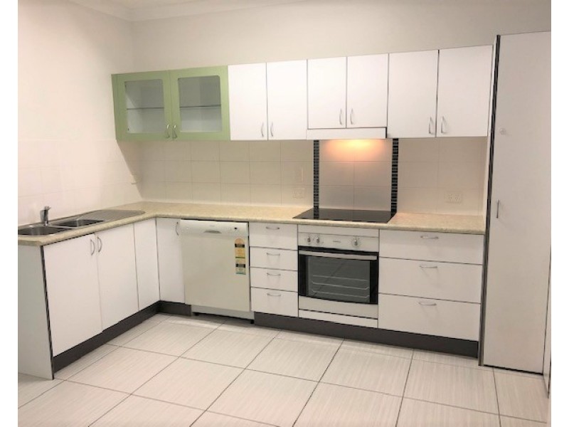 West End QLD 4810
