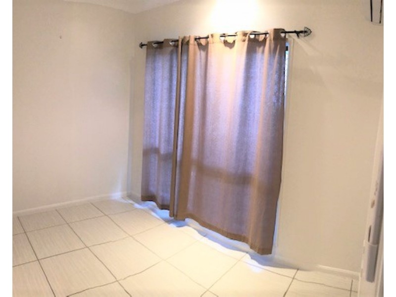 West End QLD 4810