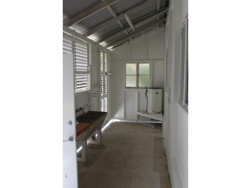 11 Leigh Street, West End QLD 4810