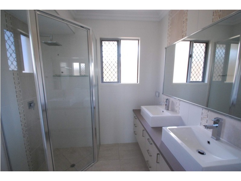 10 Pincer, Bushland Beach QLD 4818