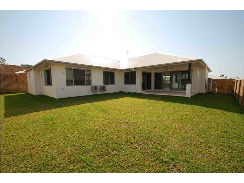 10 Pincer, Bushland Beach QLD 4818