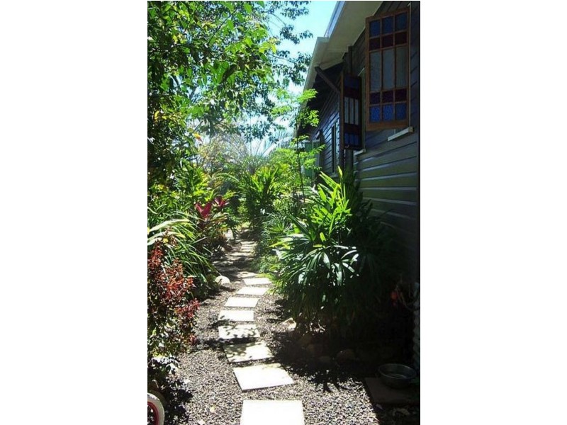 4 Granville Street, Pimlico QLD 4812