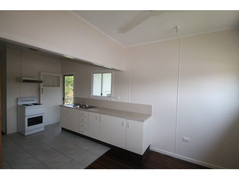 13 Werona Street, Mundingburra QLD 4812