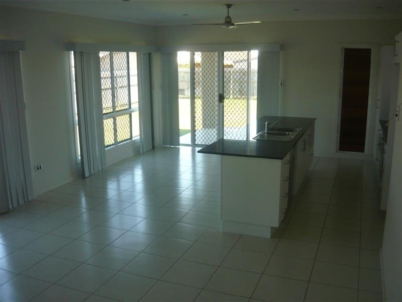 6 Rokeby Court, Bushland Beach QLD 4818