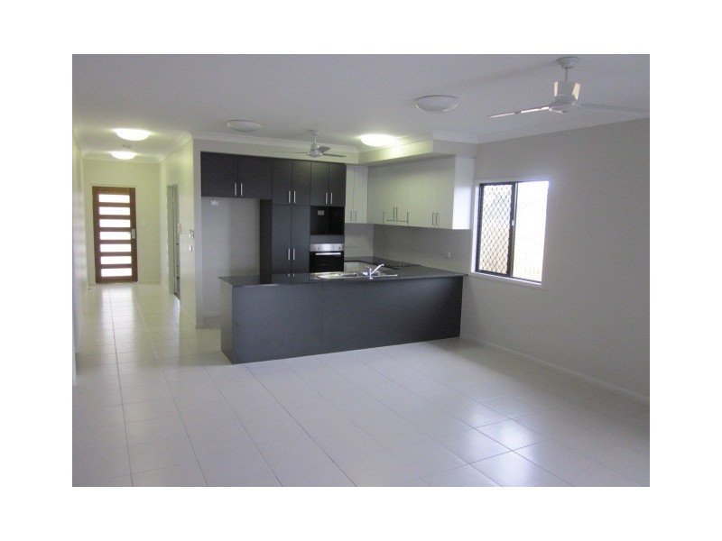 30 Saba Court , Northshore, Burdell QLD 4818