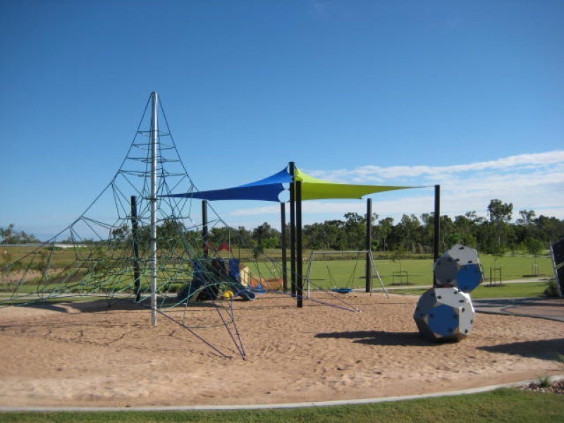 30 Saba Court , Northshore, Burdell QLD 4818