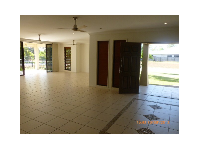 31 Sheerwater Parade, Douglas QLD 4814