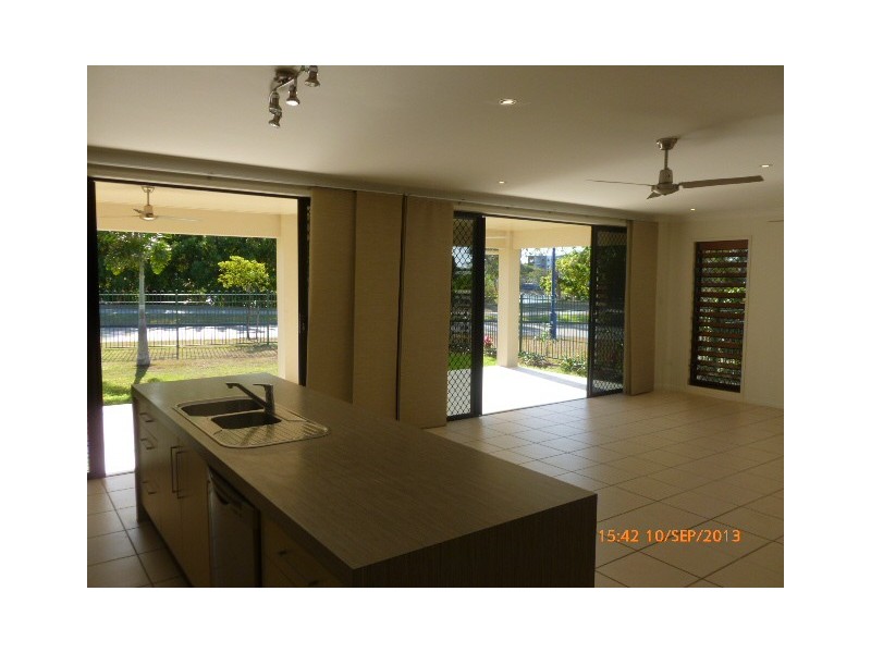 31 Sheerwater Parade, Douglas QLD 4814