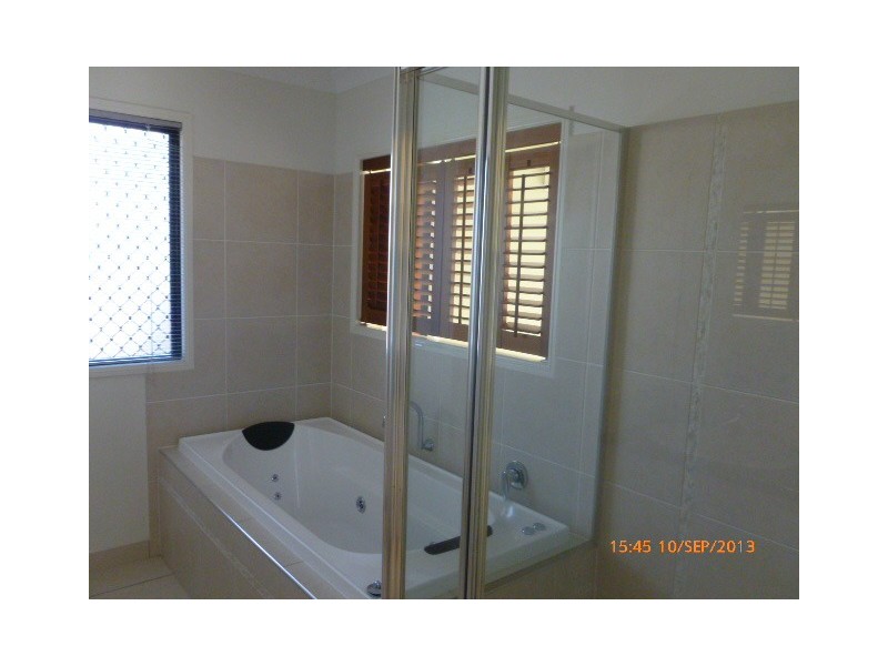 31 Sheerwater Parade, Douglas QLD 4814