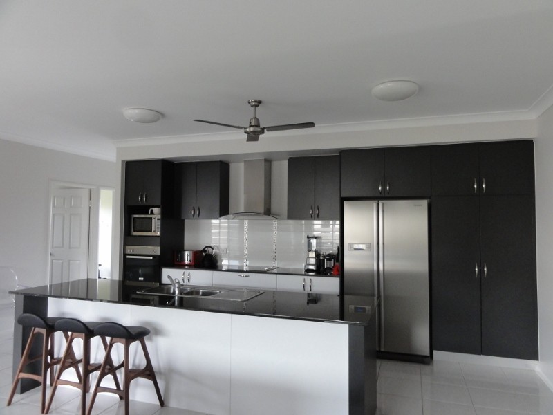 9 Batiki Crescent, Burdell QLD 4818