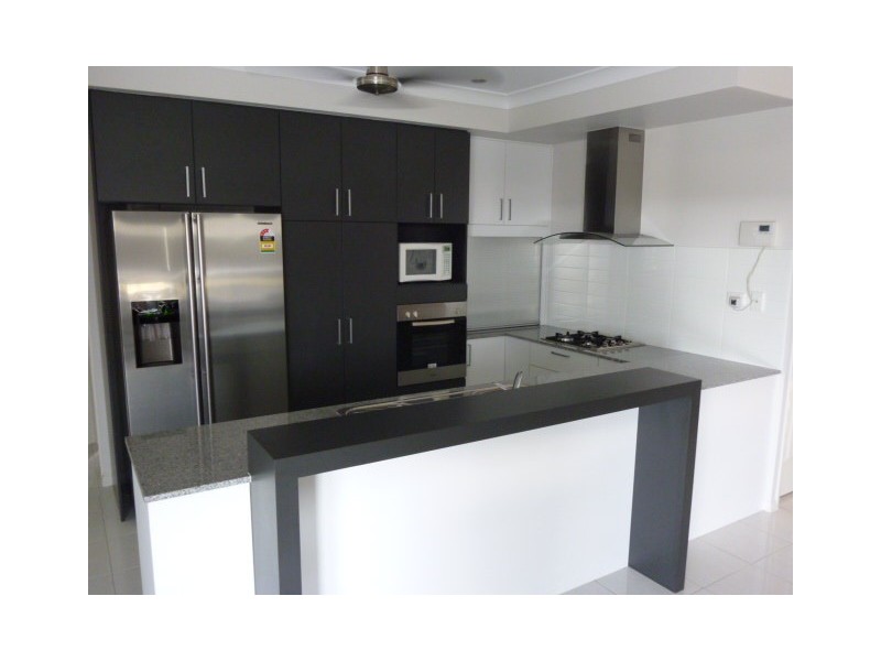 5 Baros Circuit Northshore, Burdell QLD 4818