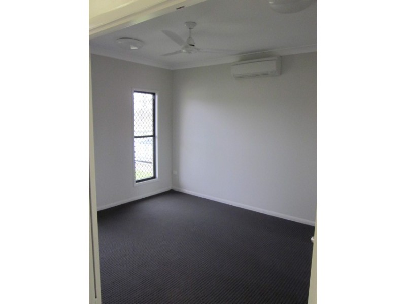 5 Baros Circuit Northshore, Burdell QLD 4818