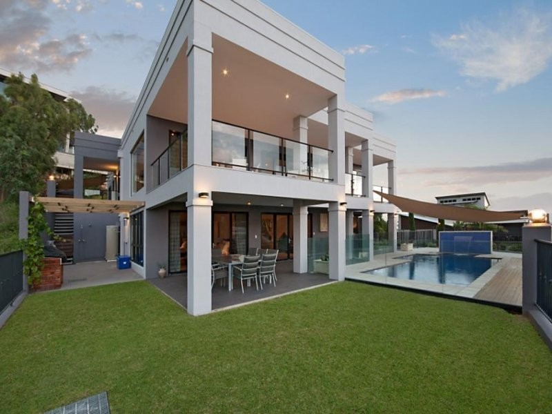 1 Balmoral Place, Castle Hill QLD 4810