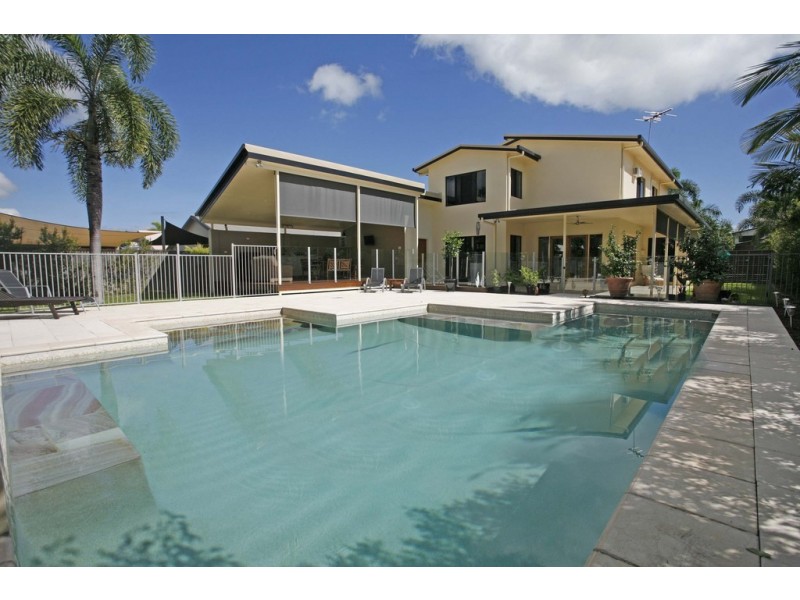 37 Waterview Drive, Bushland Beach QLD 4818