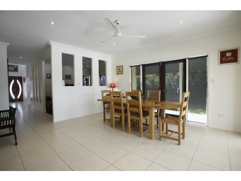 37 Waterview Drive, Bushland Beach QLD 4818