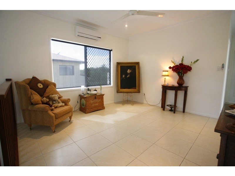 37 Waterview Drive, Bushland Beach QLD 4818