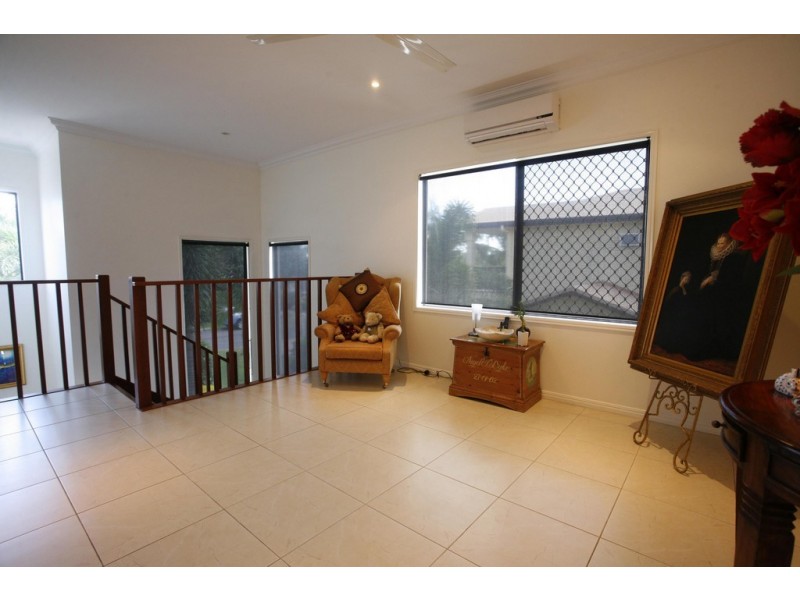 37 Waterview Drive, Bushland Beach QLD 4818