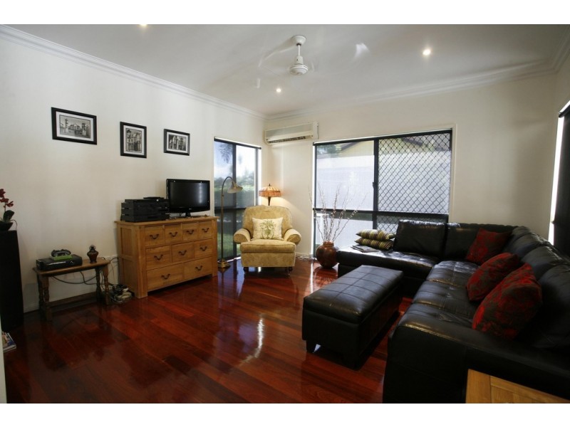 37 Waterview Drive, Bushland Beach QLD 4818