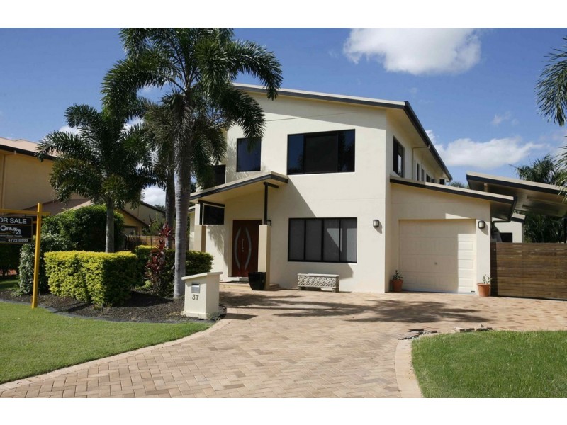 37 Waterview Drive, Bushland Beach QLD 4818